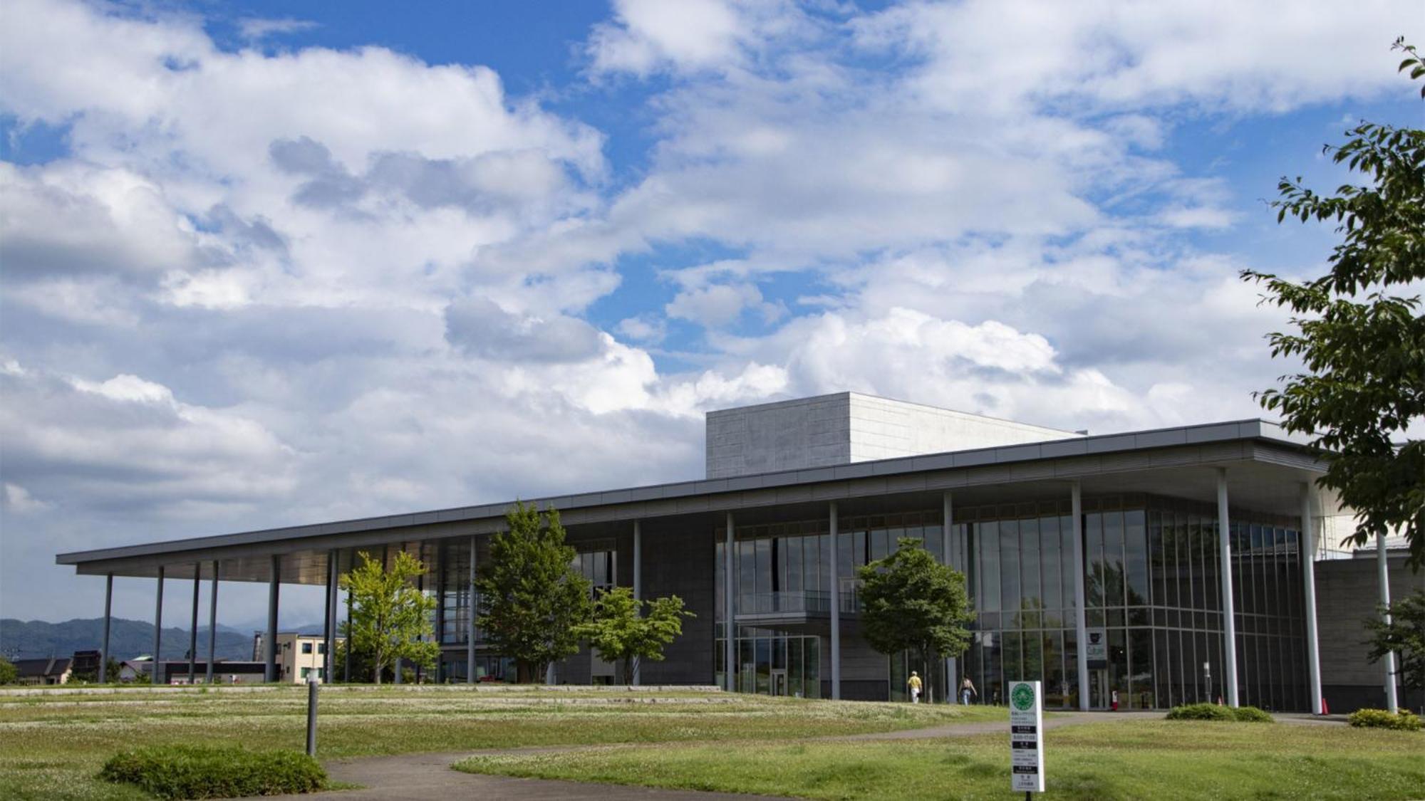 Toyoko Inn Yonezawa Ekimae Exterior photo